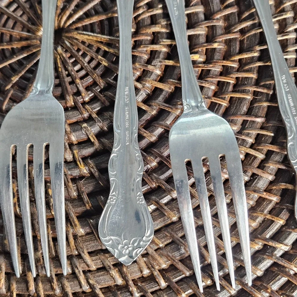 Lot of 4 Walco Discretion Stainless Korea‎ Dinner Forks